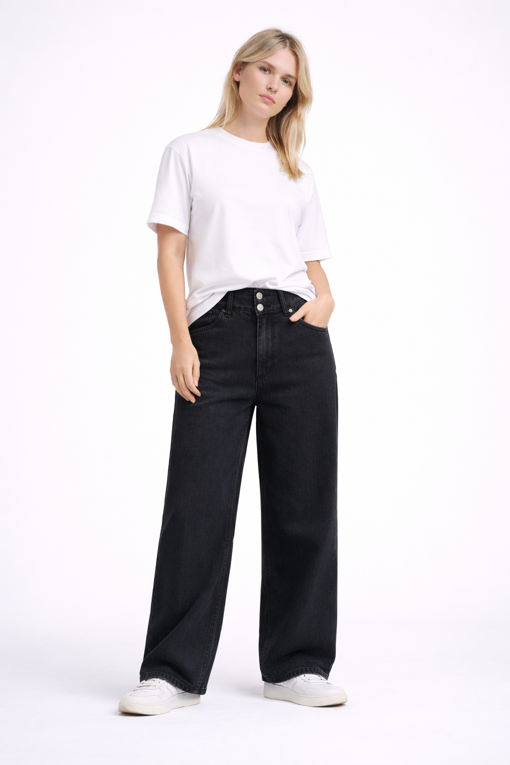 Jean noir femme – 52 % coton 33,6 % polyester 14,4 % viscose